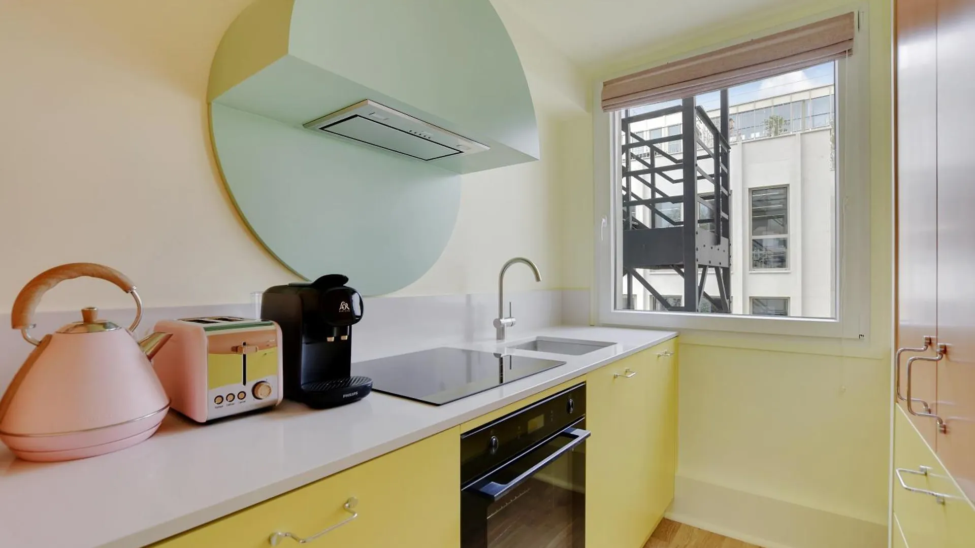 Paris Home Collection - Serviced Apartments Champs-Elysees - Rue De Ponthieu