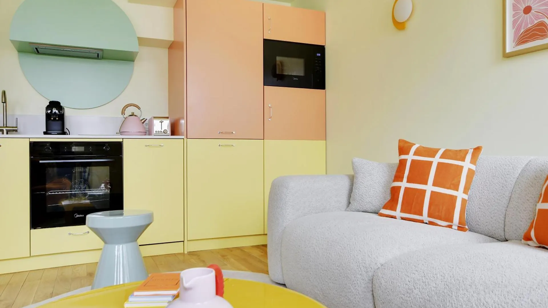 Paris Home Collection - Serviced Apartments Champs-Elysees - Rue De Ponthieu France