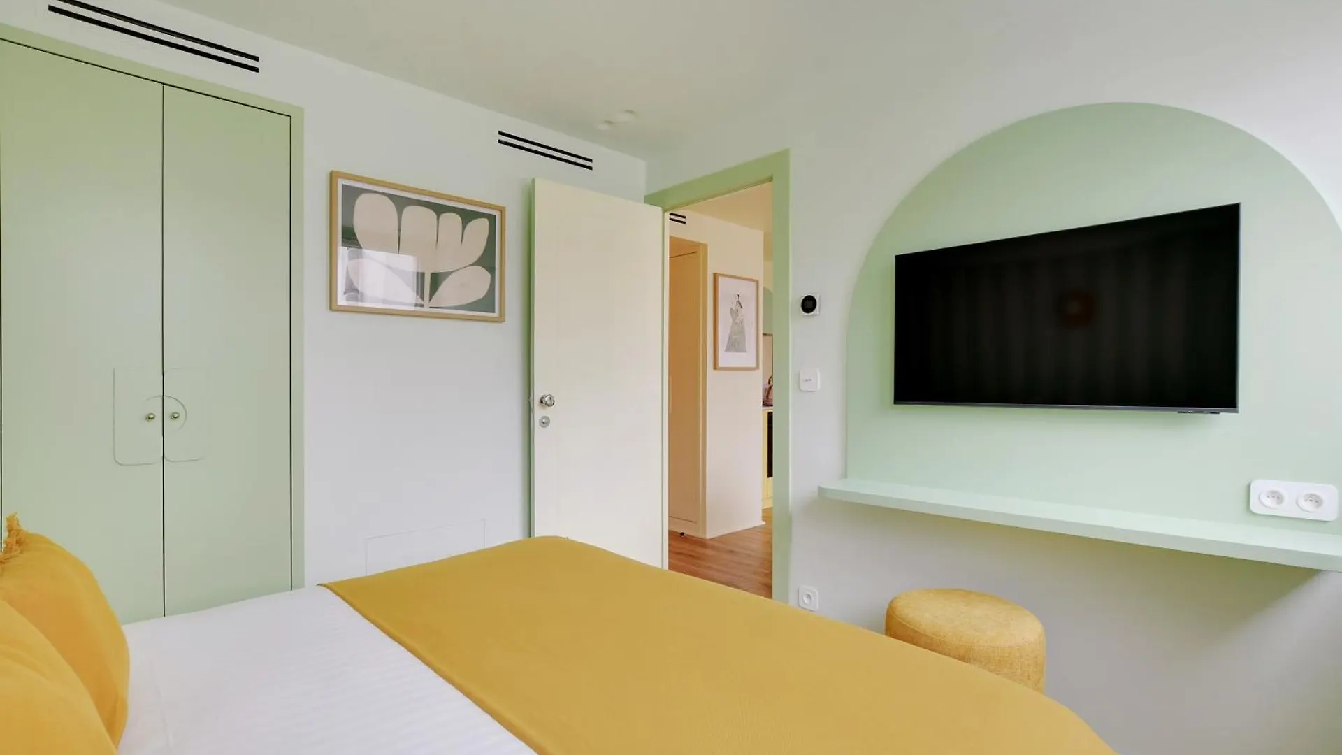 Paris Home Collection - Serviced Apartments Champs-Elysees - Rue De Ponthieu France