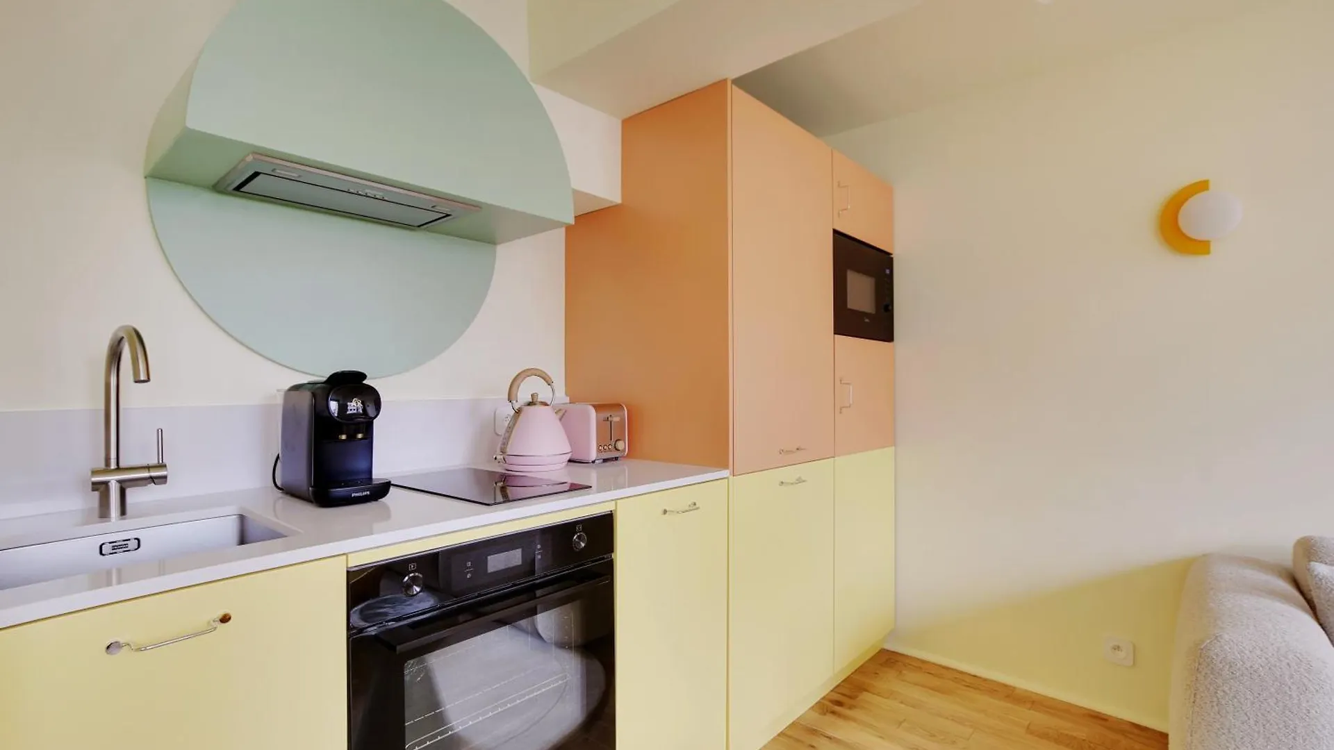 Paris Home Collection - Serviced Apartments Champs-Elysees - Rue De Ponthieu