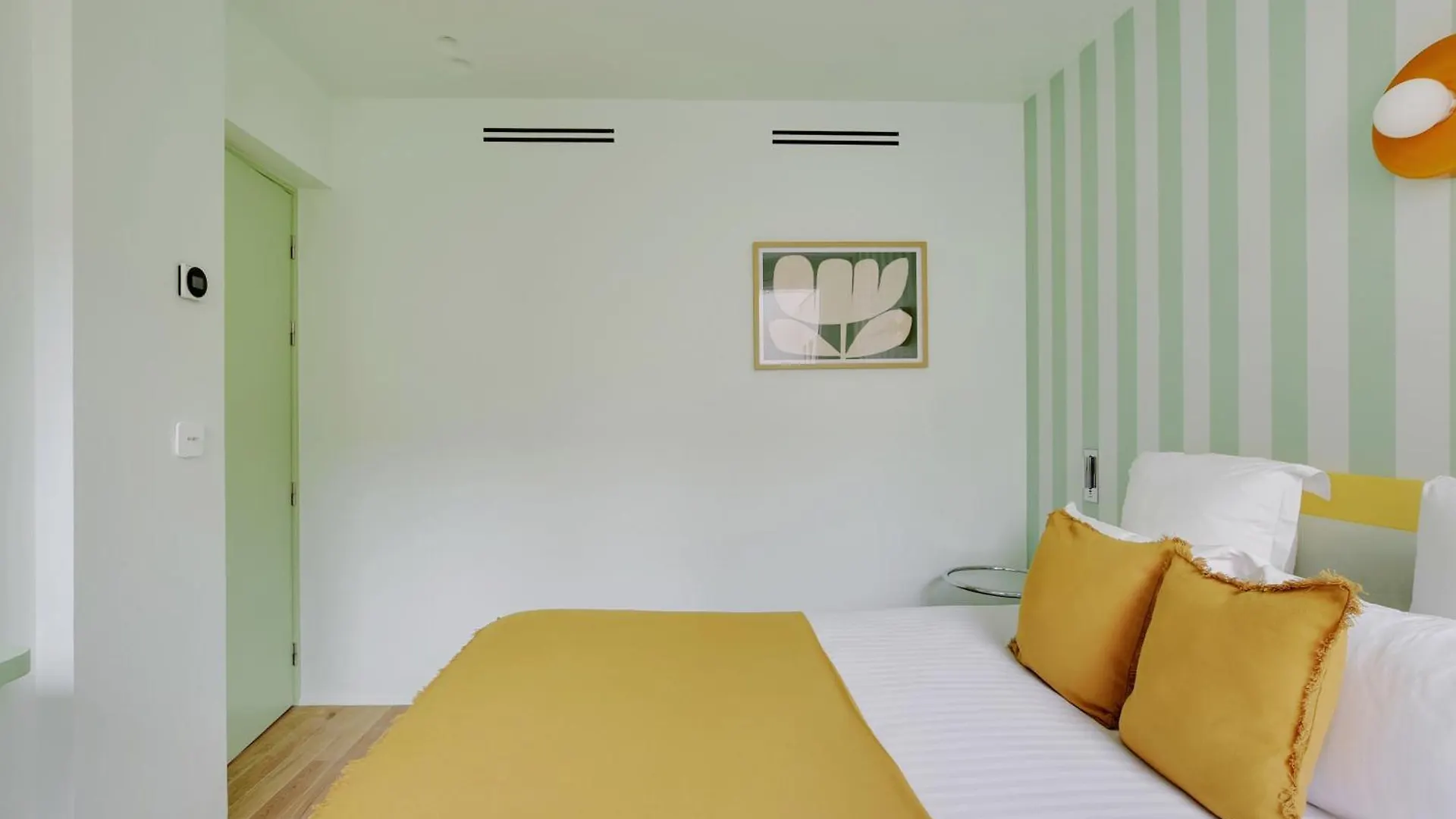Paris Home Collection - Serviced Apartments Champs-Elysees - Rue De Ponthieu