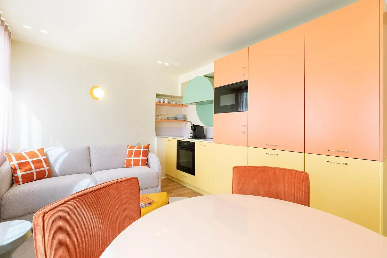 Paris Home Collection - Serviced Apartments Champs-Elysees - Rue De Ponthieu 0*,  France