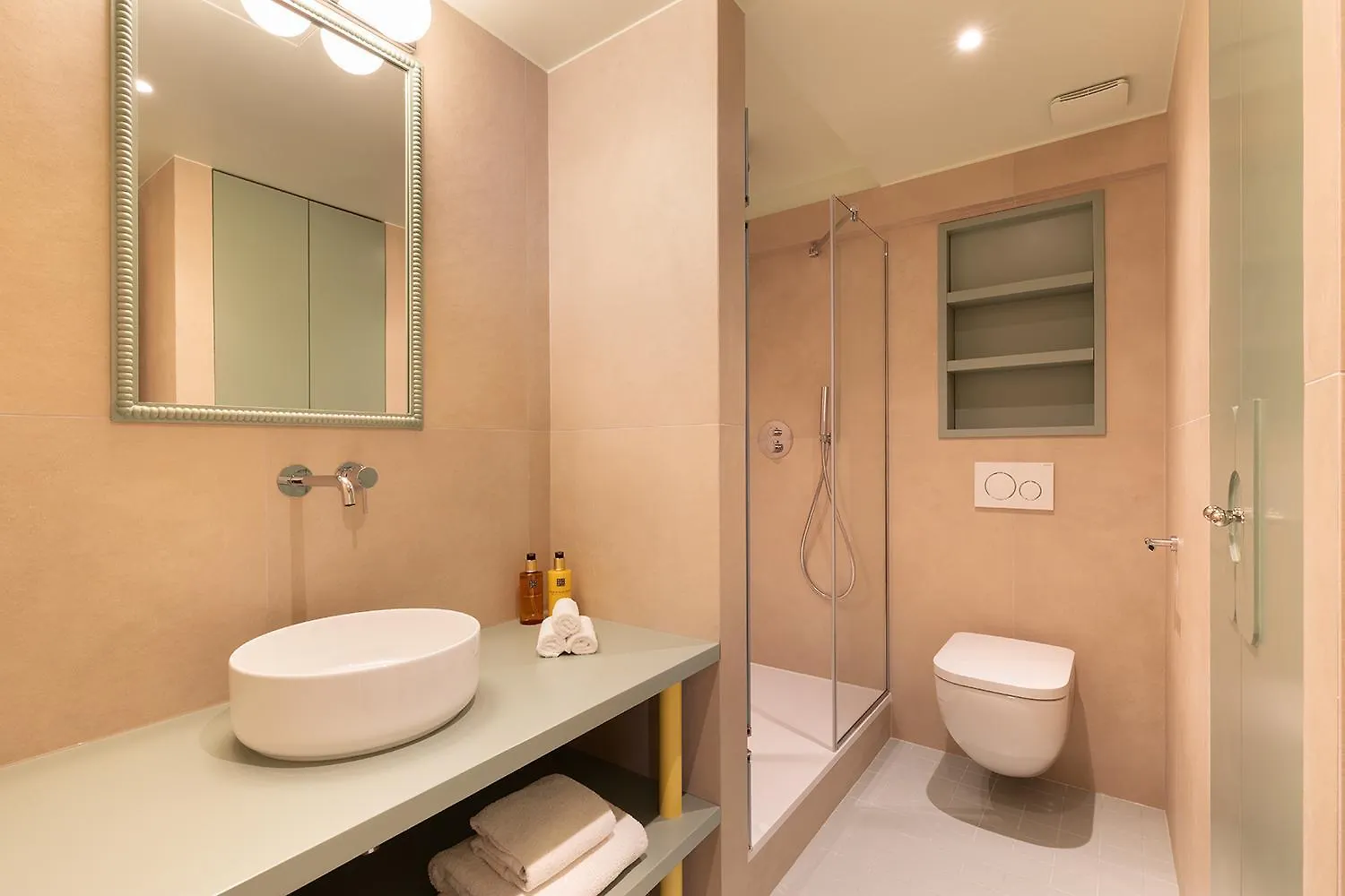 Paris Home Collection - Serviced Apartments Champs-Elysees - Rue De Ponthieu