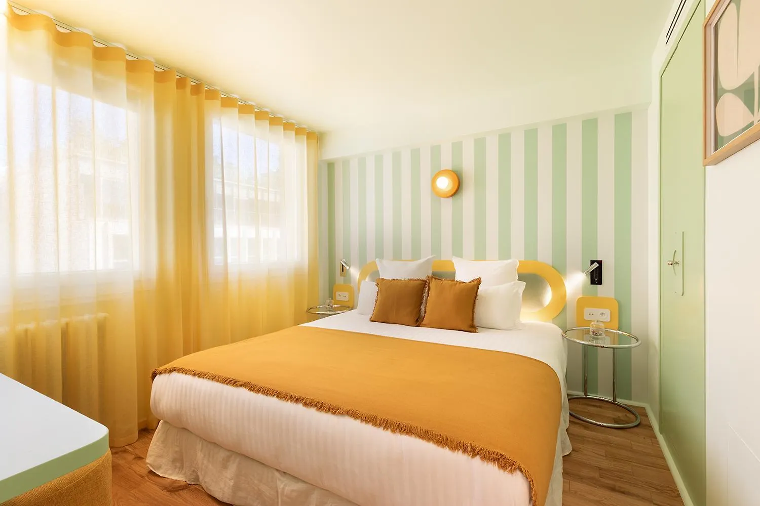 Paris Home Collection - Serviced Apartments Champs-Elysees - Rue De Ponthieu France