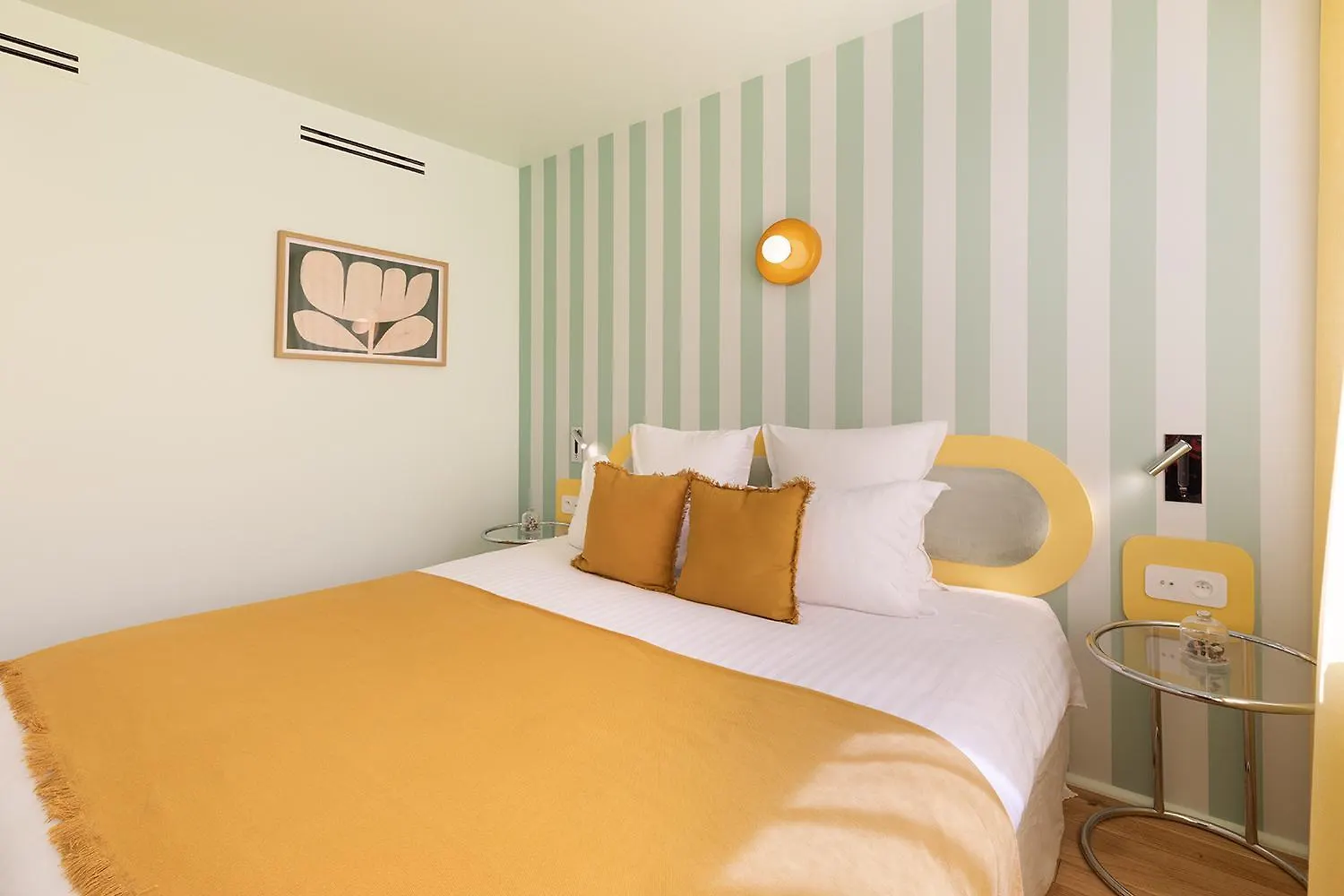 Paris Home Collection - Serviced Apartments Champs-Elysees - Rue De Ponthieu