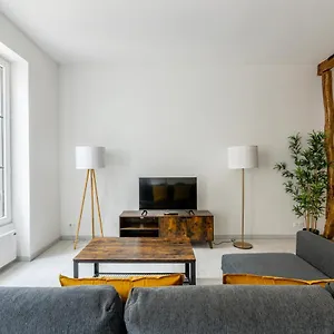  Apartment Luxurious 2 Bedroom Avenue Des Champs-elysees Saint-philippe Du Roule Free Netflix