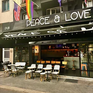 Vandrarhem Peace &, Paris