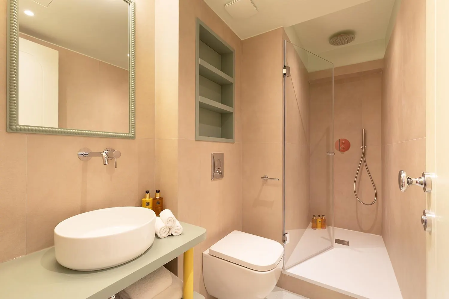 Paris Home Collection - Serviced Apartments Champs-Elysees - Rue De Ponthieu