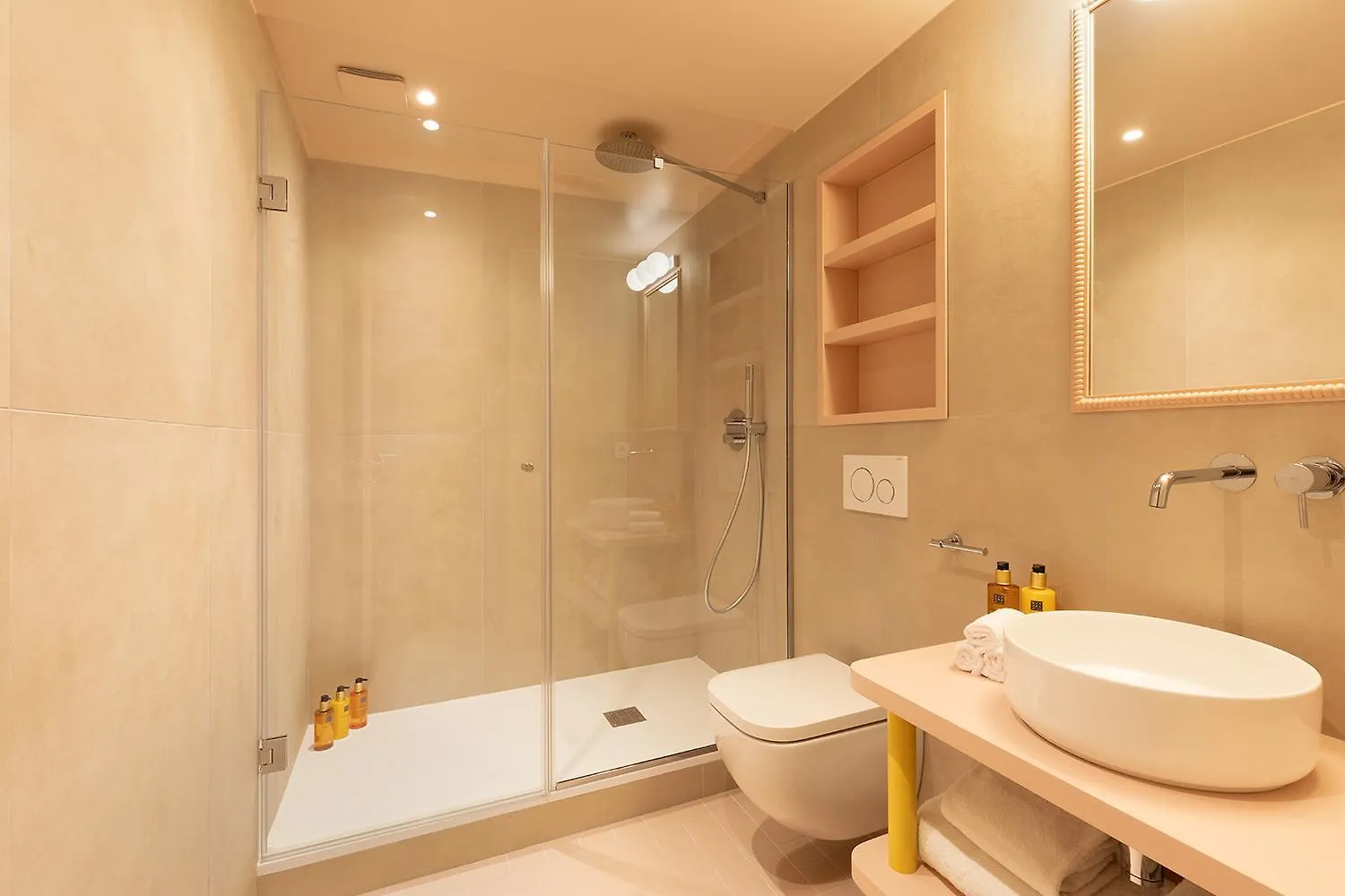 Paris Home Collection - Serviced Apartments Champs-Elysees - Rue De Ponthieu France