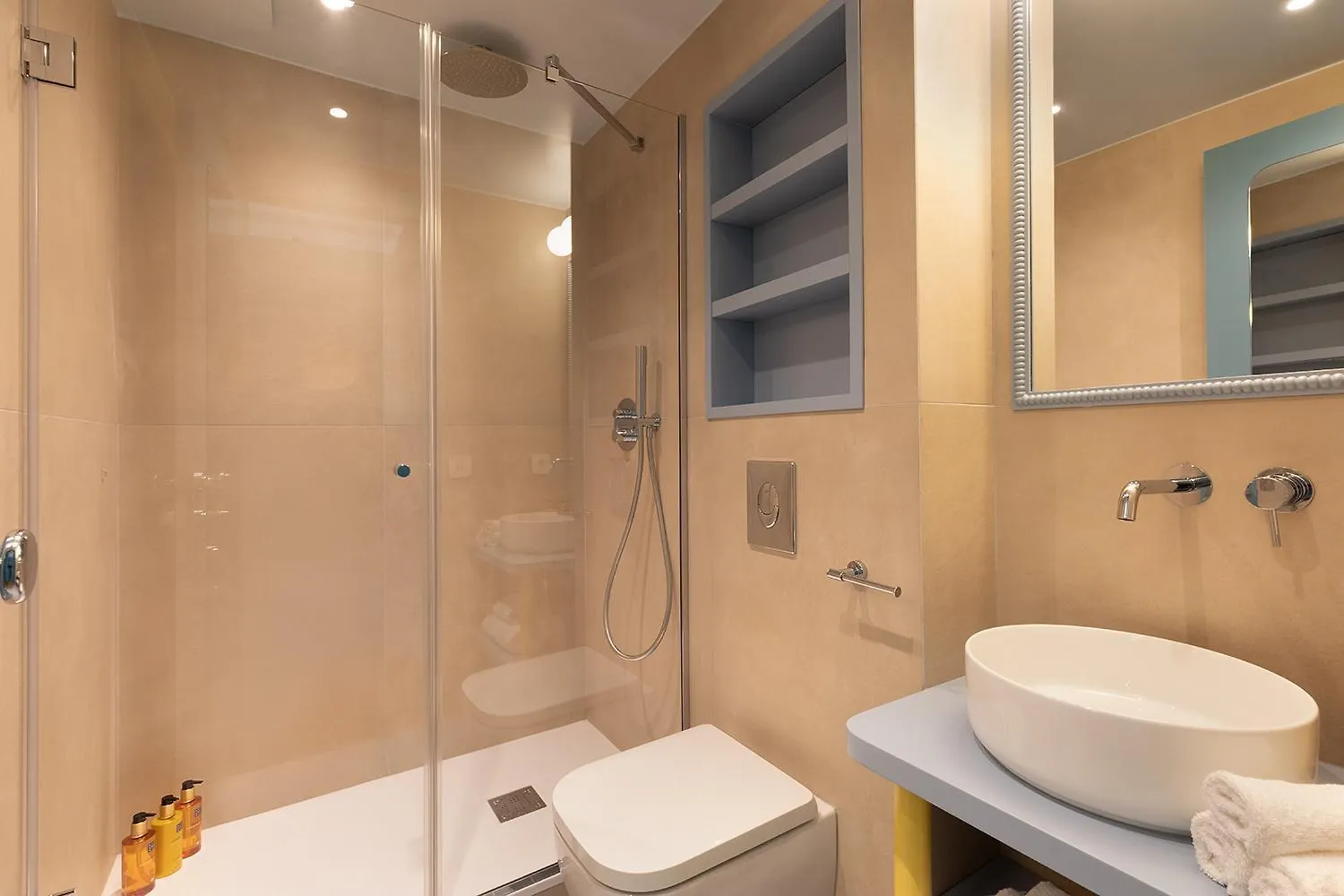 Paris Home Collection - Serviced Apartments Champs-Elysees - Rue De Ponthieu